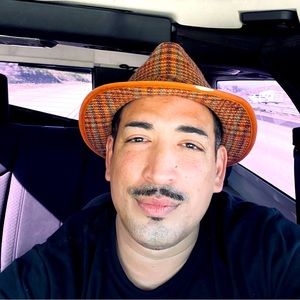 Meet your Posher, Ellioud